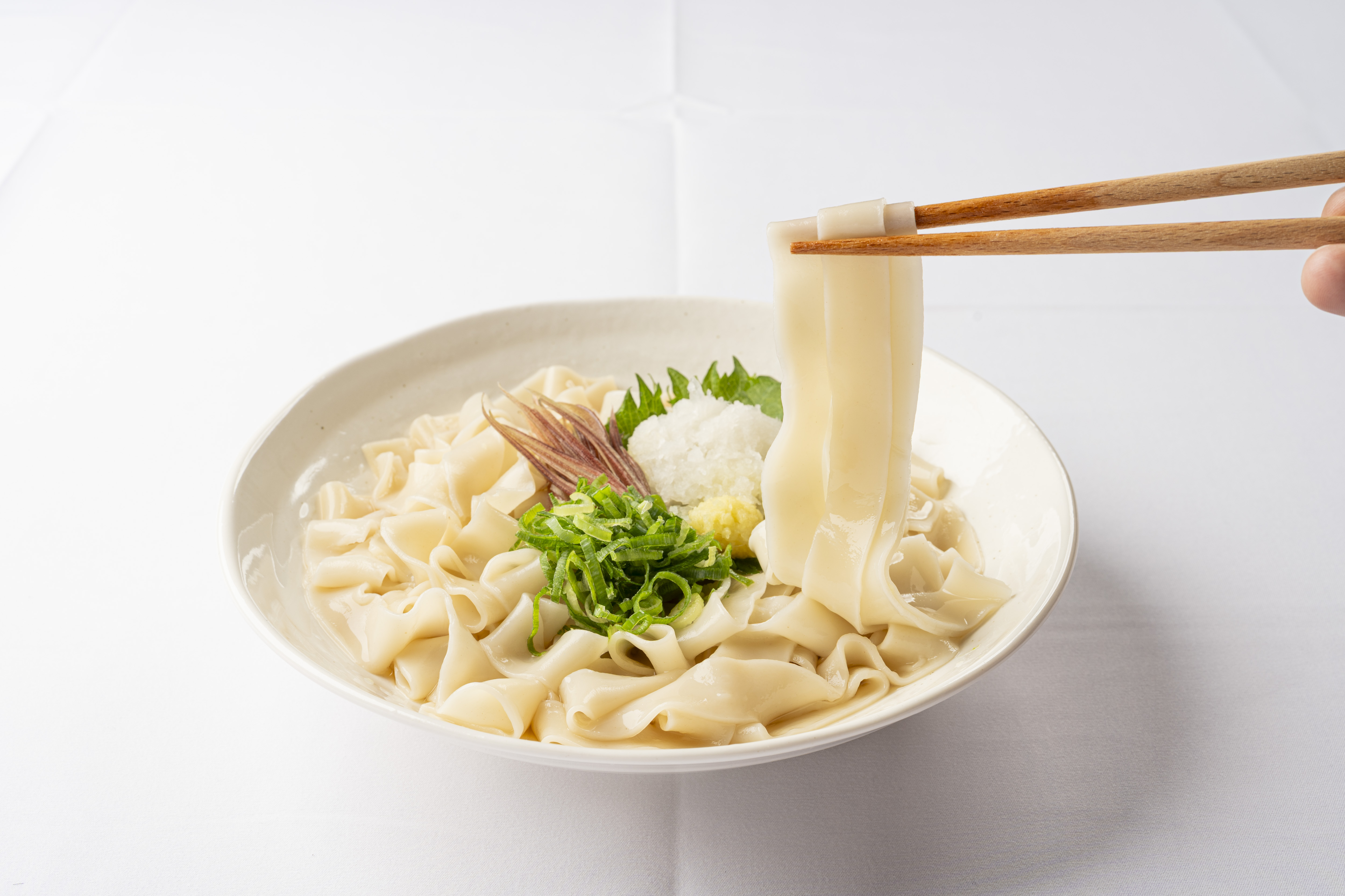 香露きしめん 箸上げ